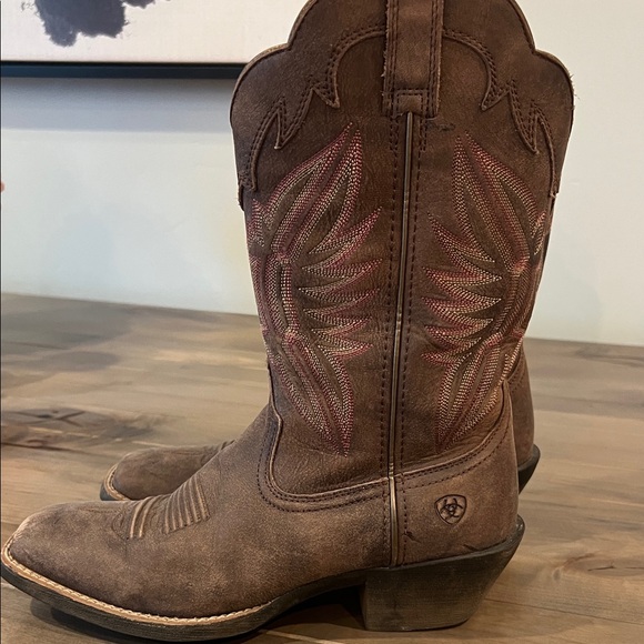 Ariat Brown Western Cowboy Boots with Pink Stitching - Picture 3 of 7